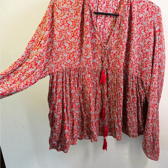 Floral Red Women's Top - Picture 1 of 3